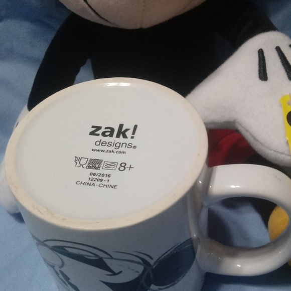 Mickey Mouse plush and mug - Picture 6 of 8